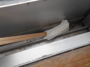 窓枠アルミサッシのレールの掃除方法を紹介 防災と環境について考えるブログ
